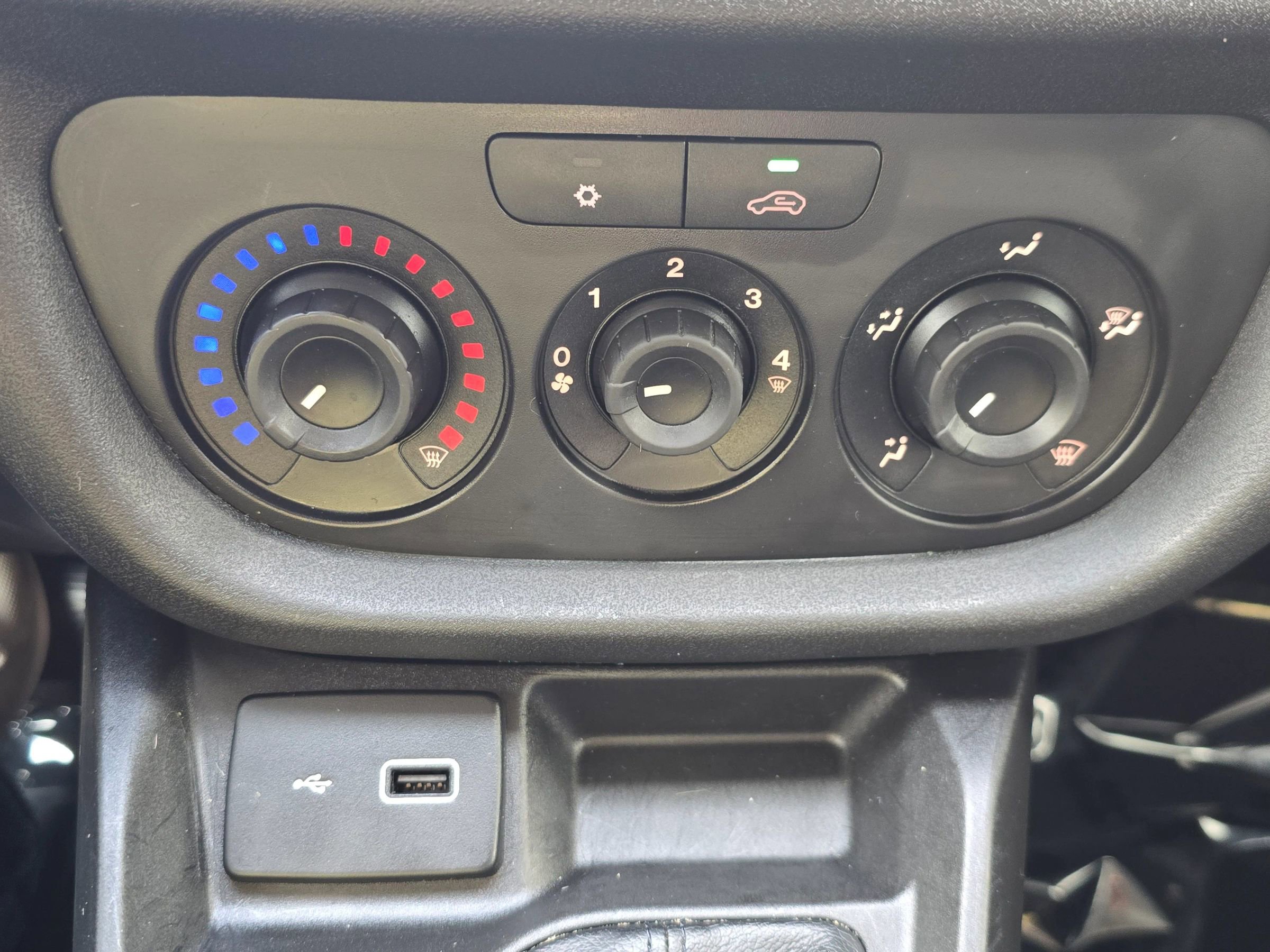 Used 2022 RAM ProMaster City Wagon image 24