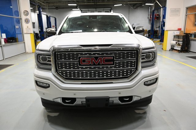 Used 2017 GMC Sierra 1500 Denali image 2