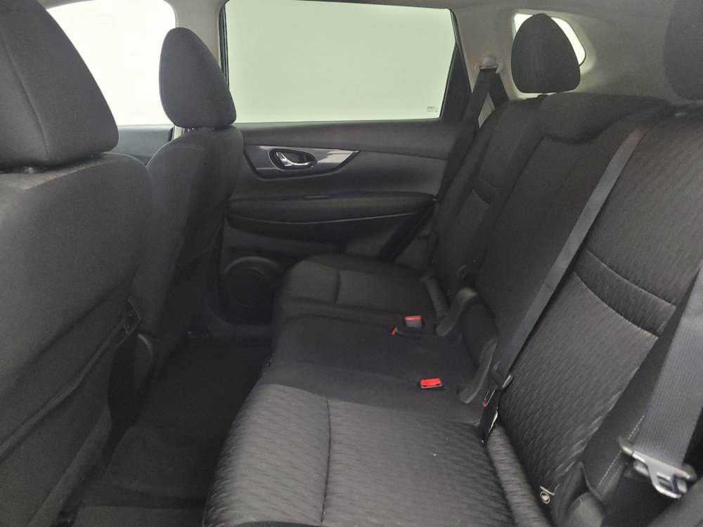 Used 2018 Nissan Rogue SV FWD image 18