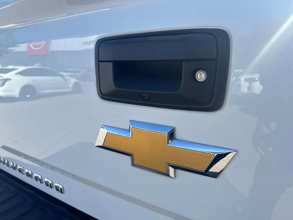 Used 2018 Chevrolet Silverado 1500 LT w/ All Star Edition image 43