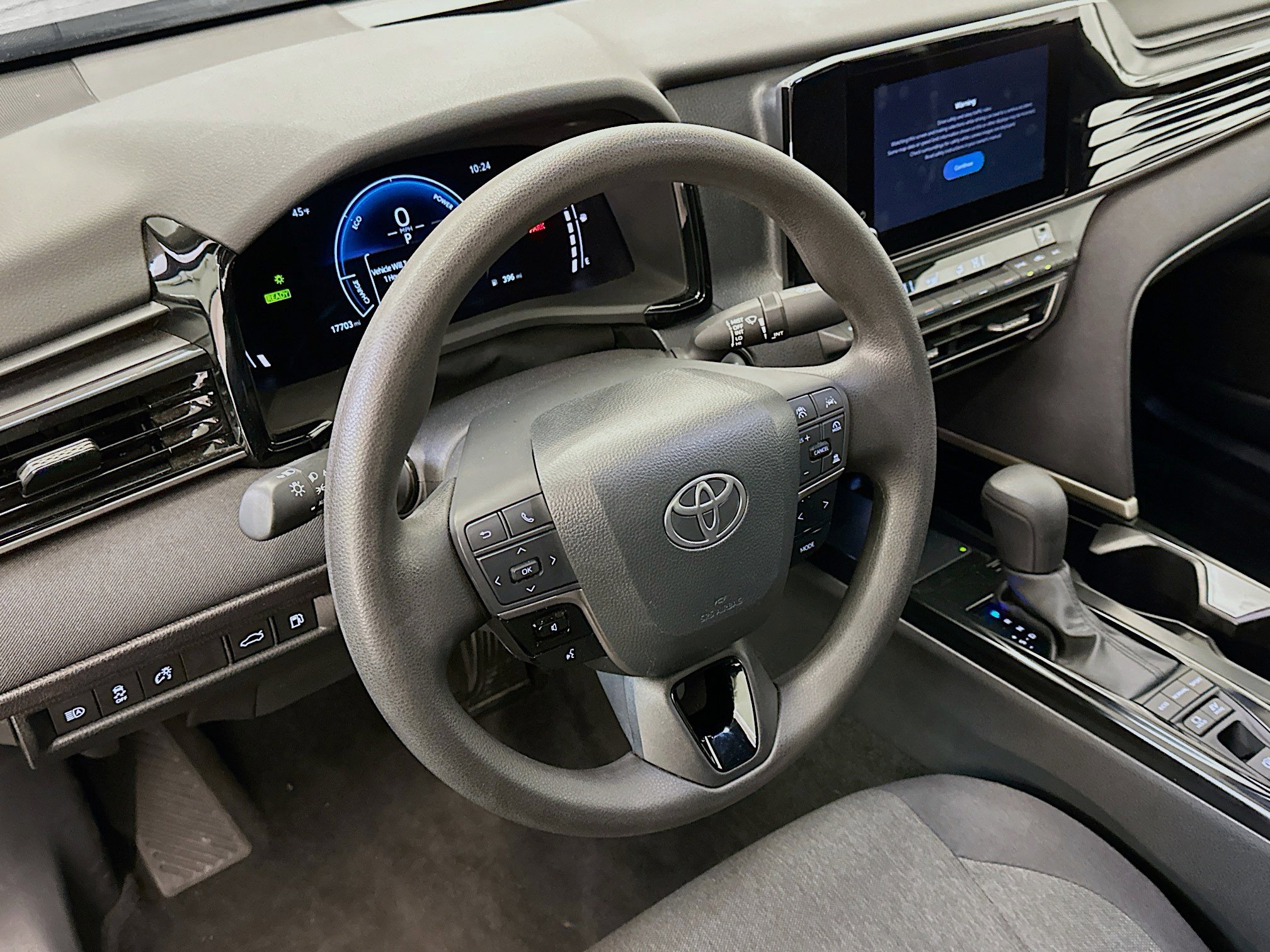 Used 2025 Toyota Camry LE image 18