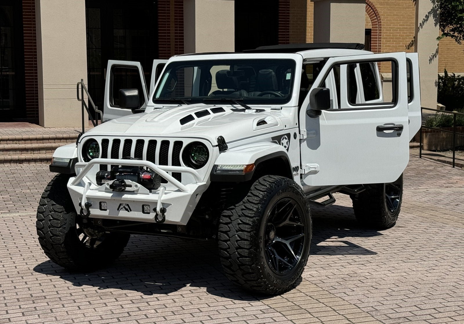 Used 2022 Jeep Wrangler Unlimited Sahara AWD/4WD image 27