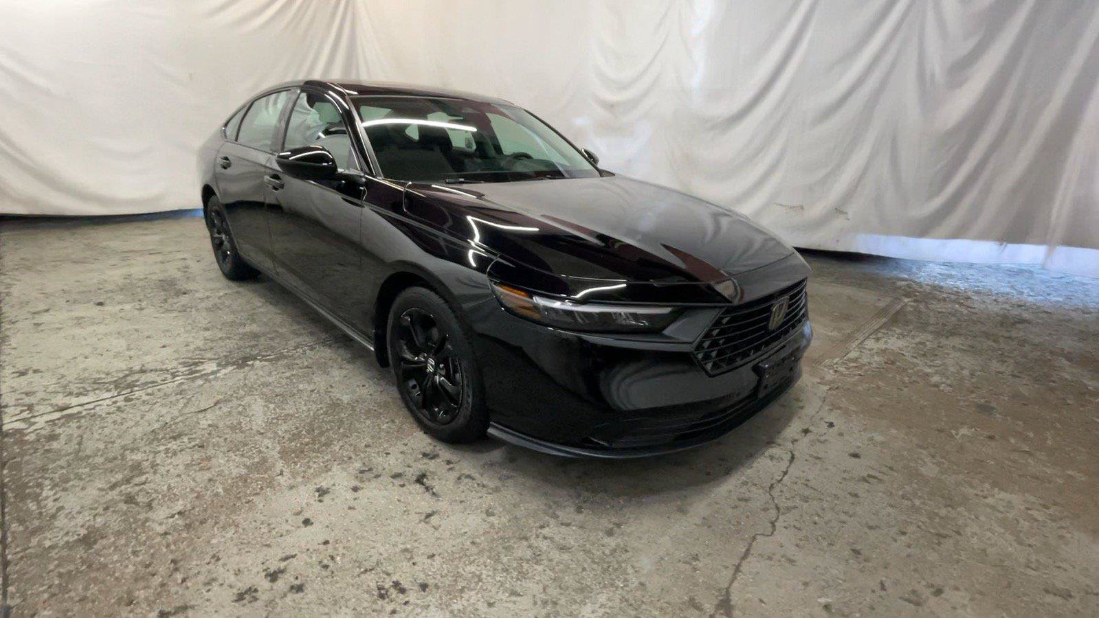 Used 2025 Honda Accord SE image 2