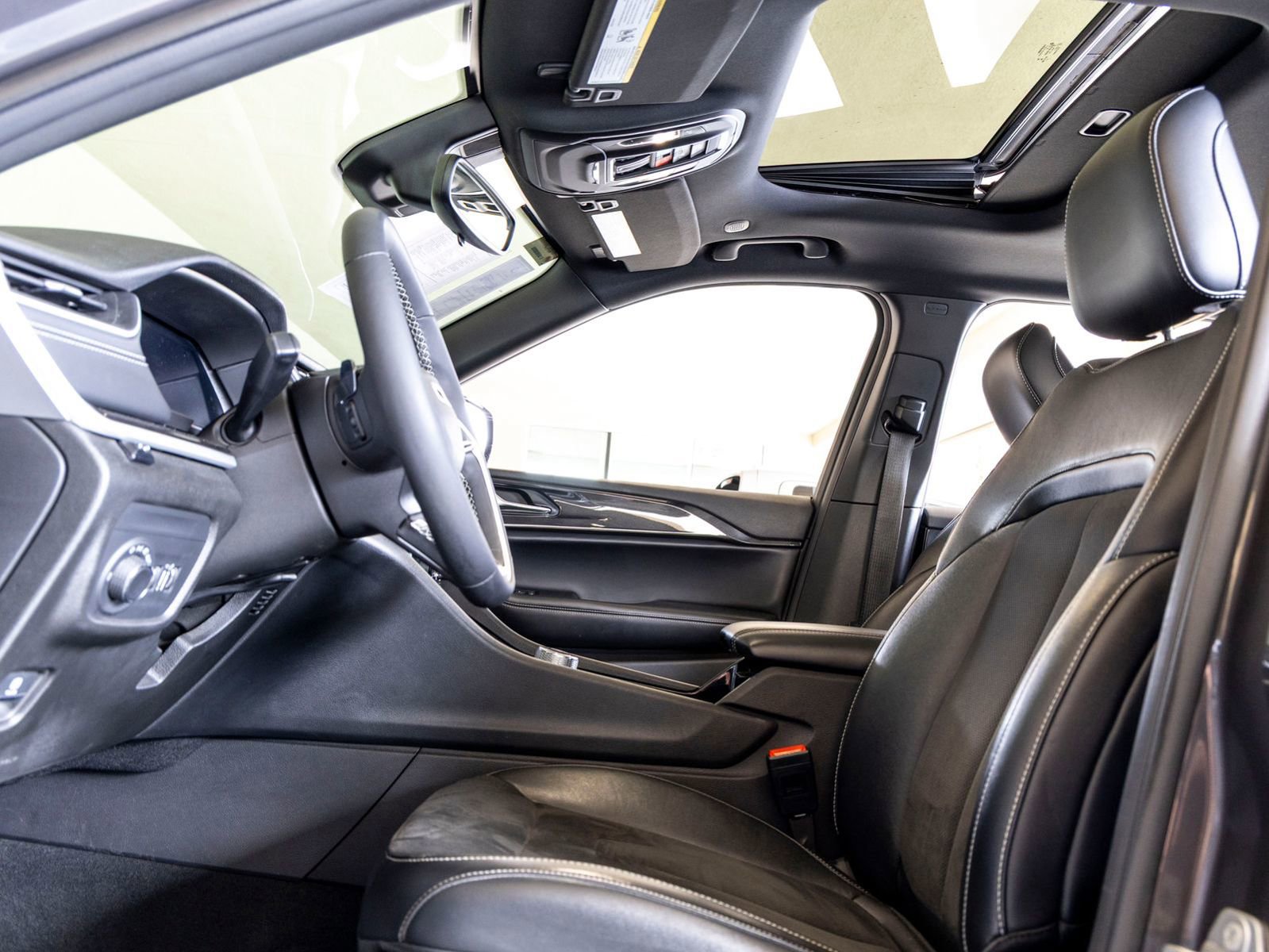 Used 2023 Jeep Grand Cherokee Altitude image 16