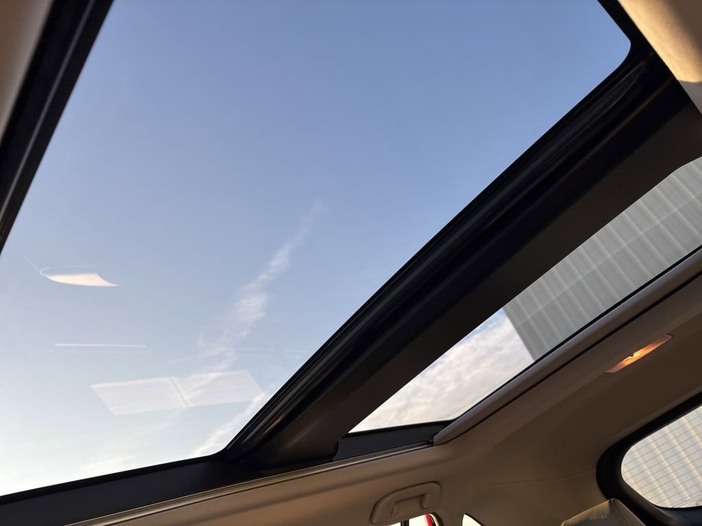 Used 2021 Toyota RAV4 Limited image 25