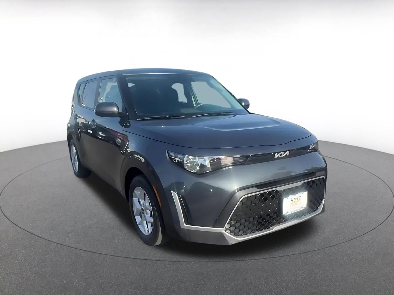Used 2025 Kia Soul LX w/ LX Technology Package FWD image 3