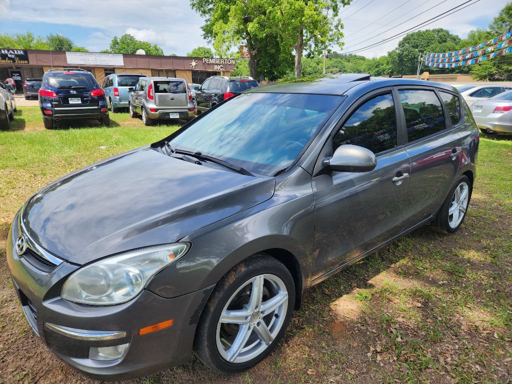 Used 2009 Hyundai Elantra w/ Premium-Sport Pkg 2 FWD image 3