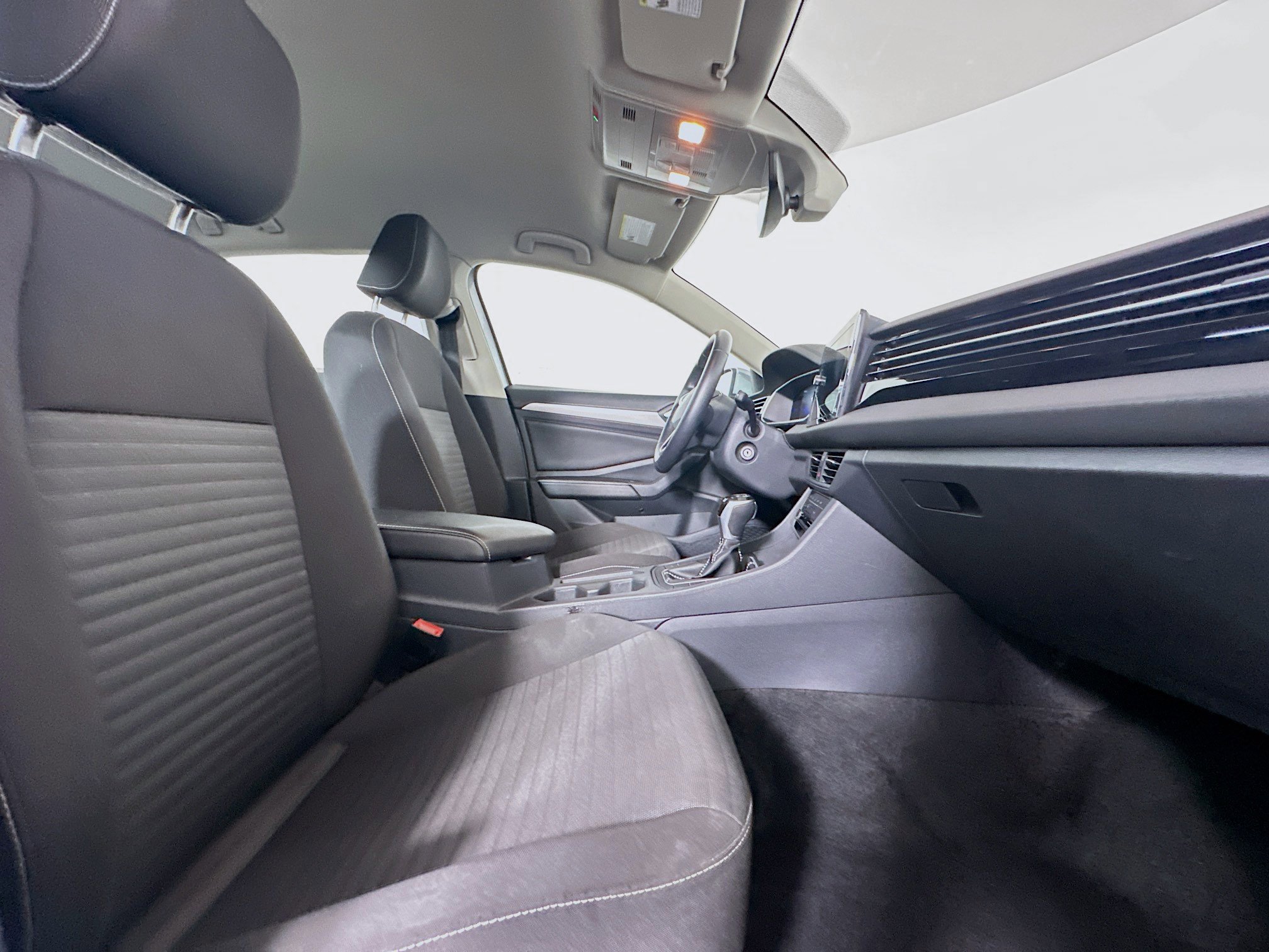 Used 2025 Volkswagen Jetta S FWD image 29