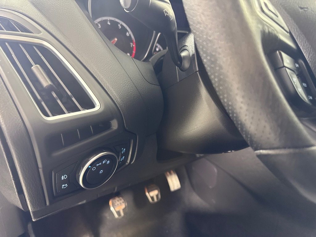 Used 2017 Ford Focus ST image 14