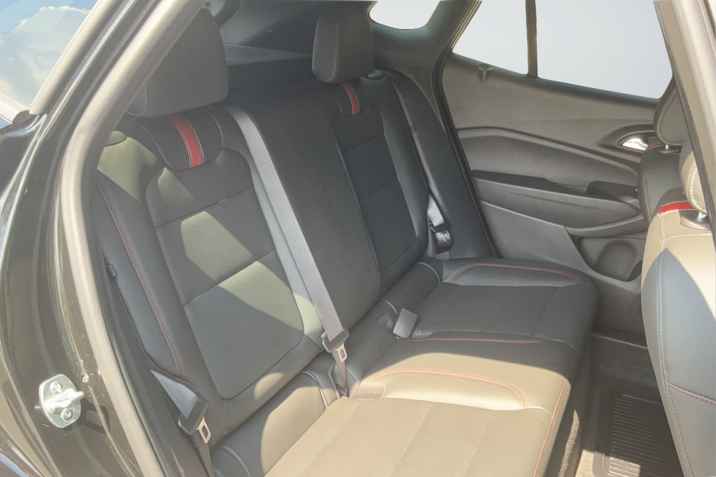 Used 2024 Chevrolet Trax RS FWD image 20