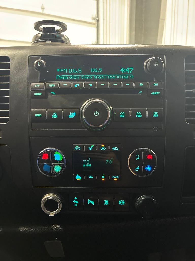 Used 2011 Chevrolet Silverado 2500 LT w/ Interior Plus Package AWD/4WD image 23