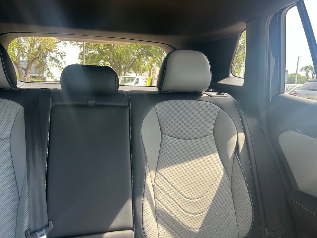 Certified 2025 Volkswagen Tiguan SE R-Line AWD/4WD image 14