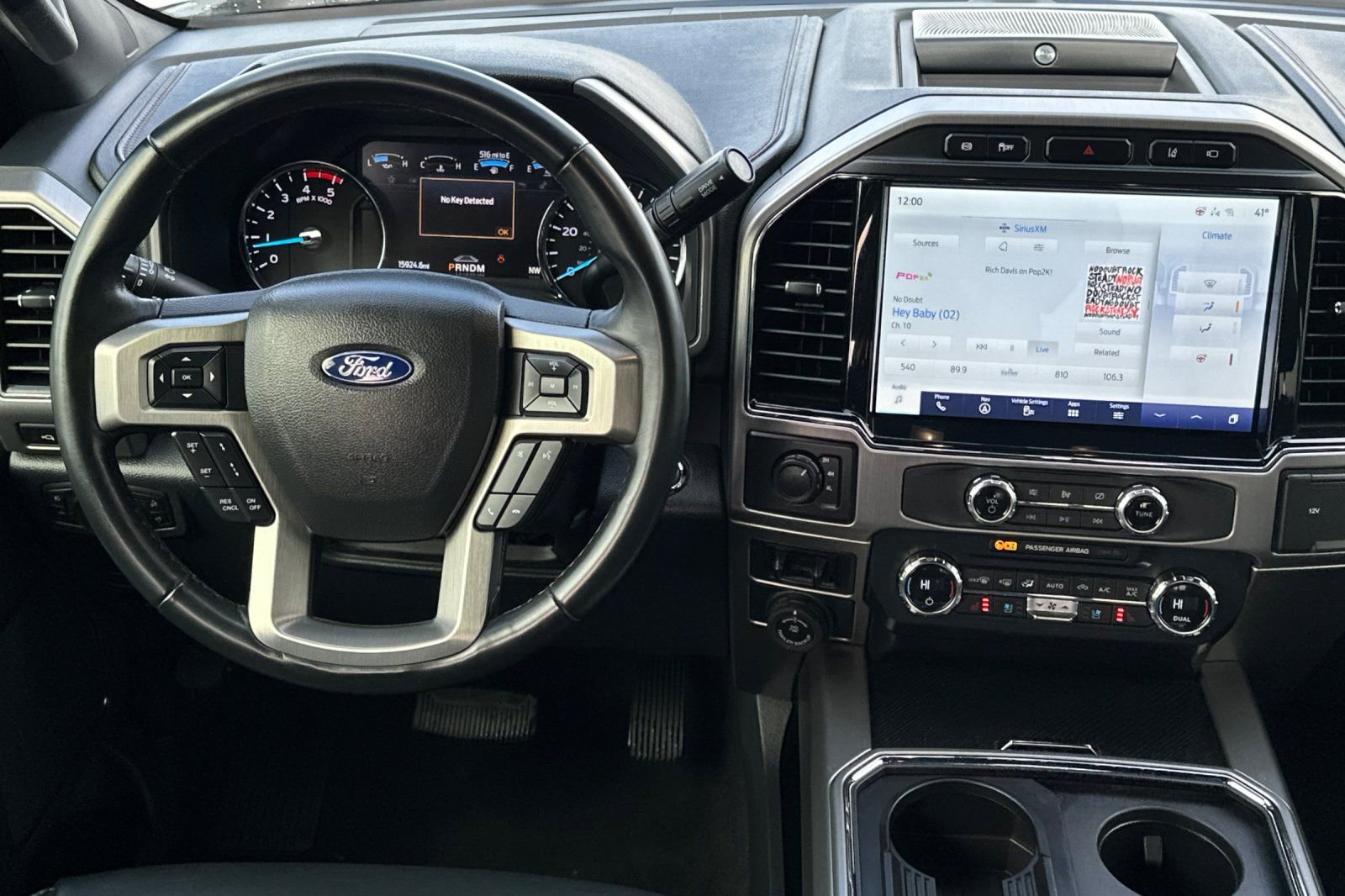 Used 2022 Ford F350 Platinum image 14