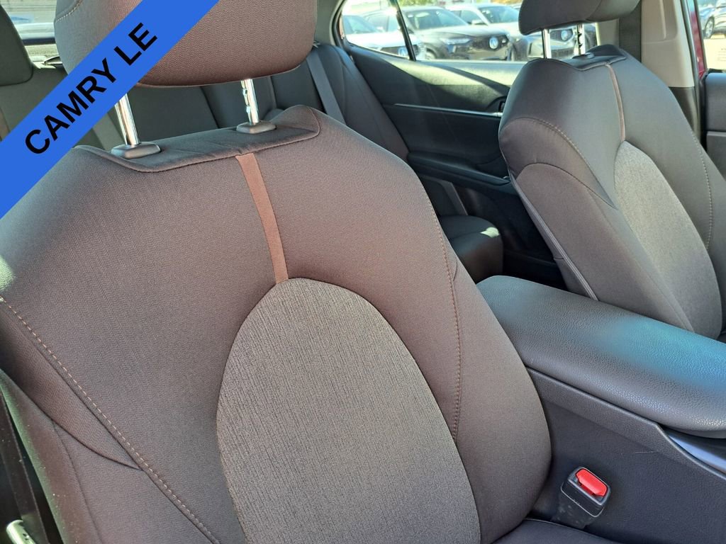 Used 2020 Toyota Camry LE image 28