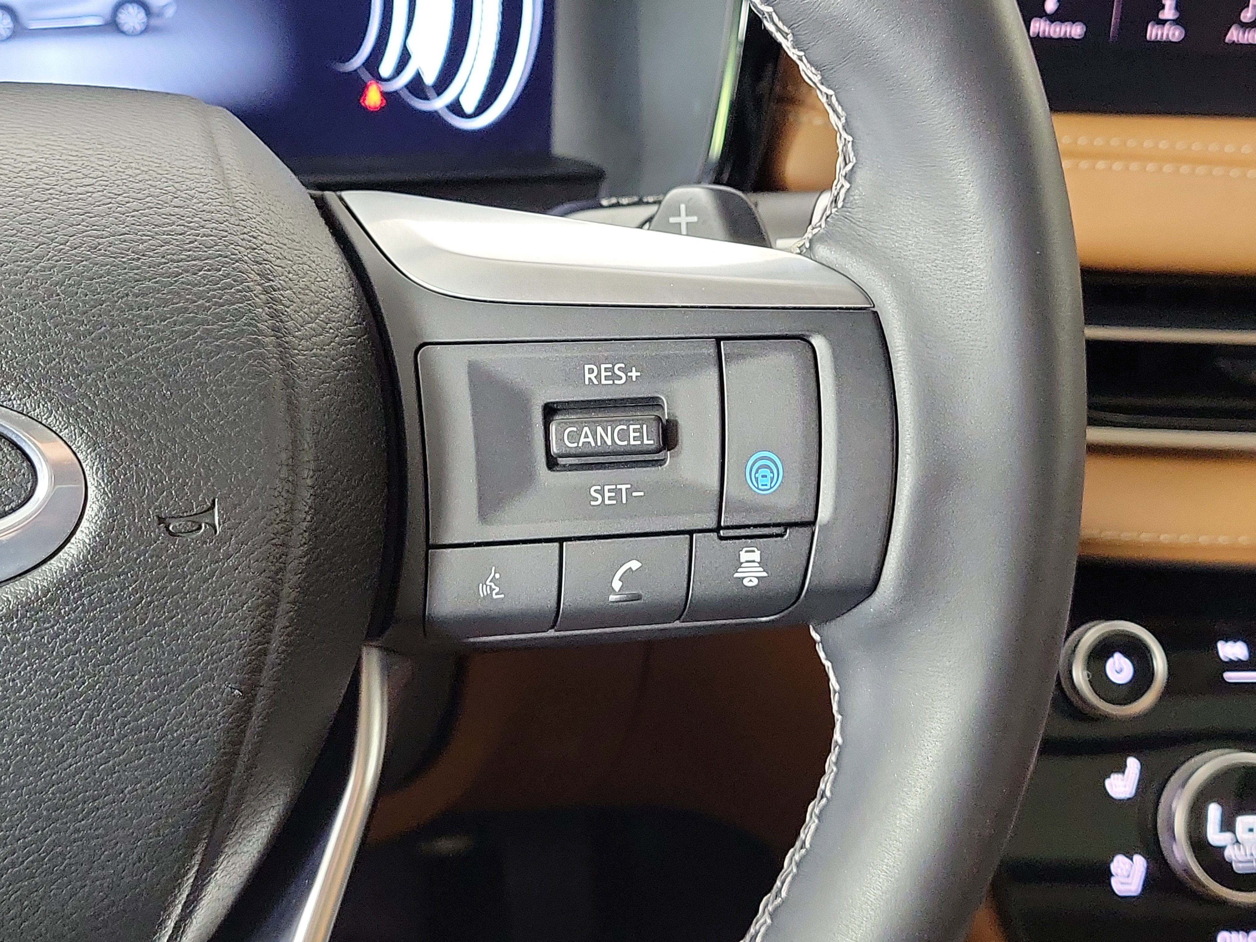 Used 2024 INFINITI QX60 Sensory AWD/4WD image 14