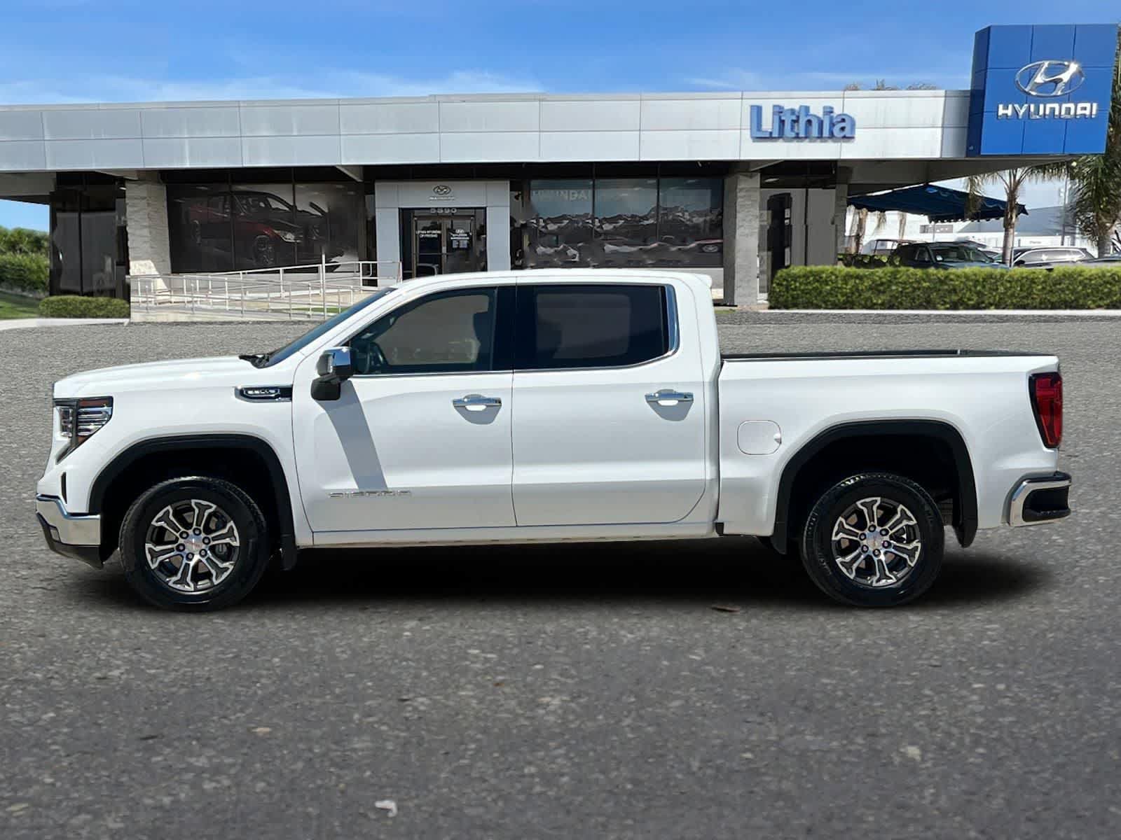 Used 2025 GMC Sierra 1500 SLT RWD image 6
