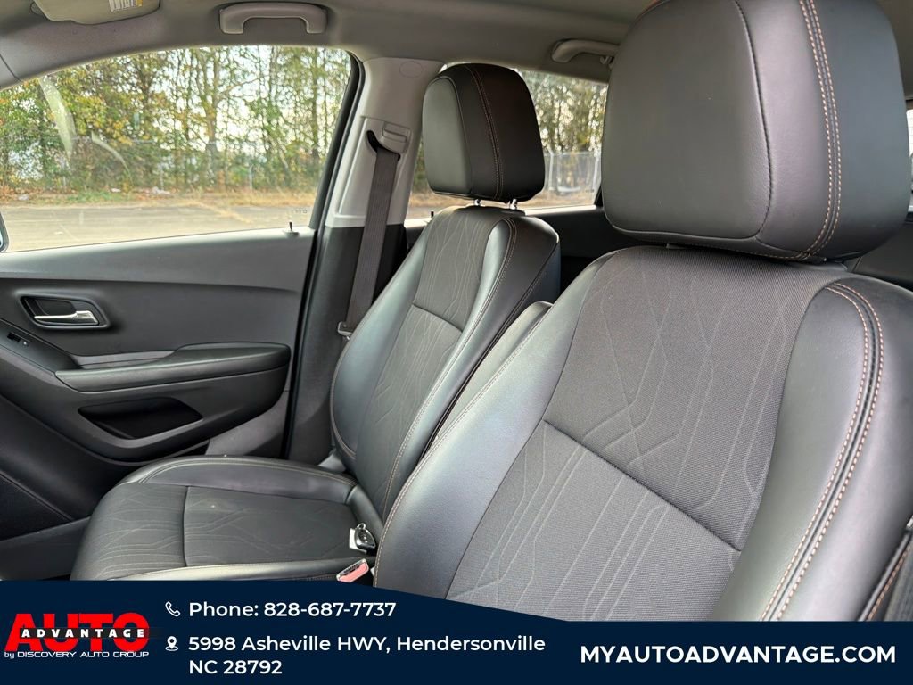 Used 2022 Chevrolet Trax LT w/ Driver Confidence Package image 12