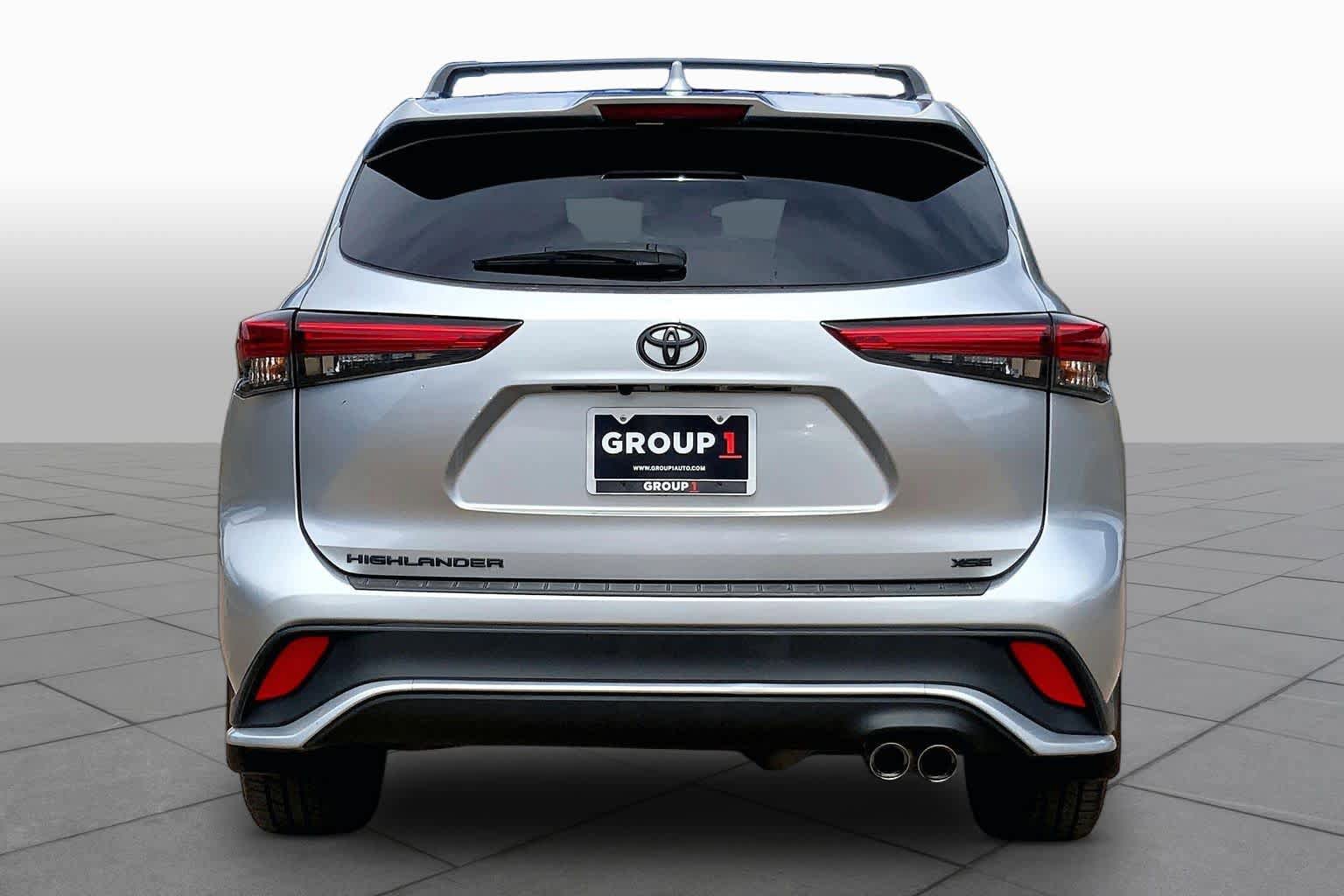 Used 2022 Toyota Highlander XSE FWD image 5