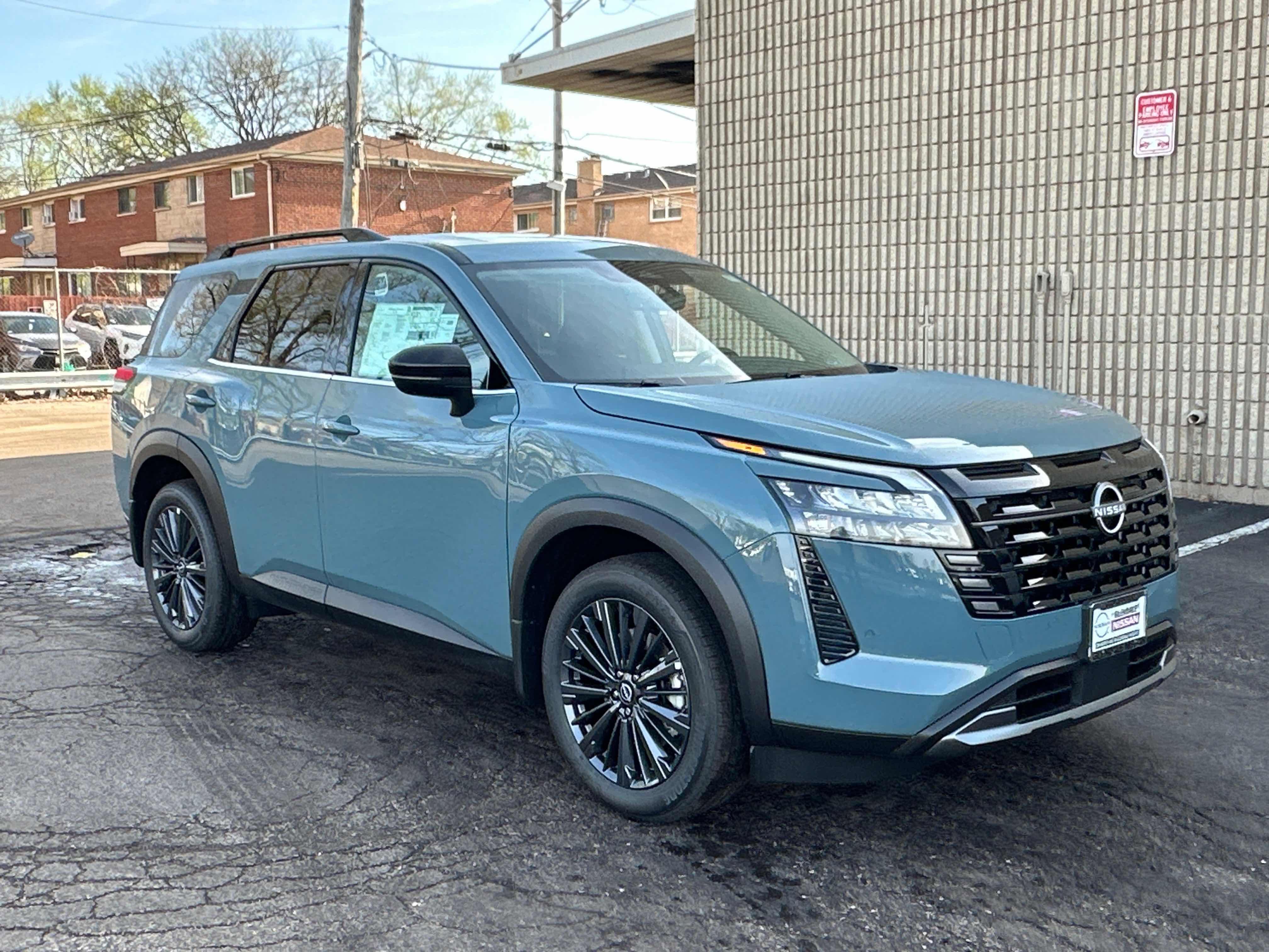 New 2026 Nissan Pathfinder SL w/ SL Premium Package AWD/4WD image 3