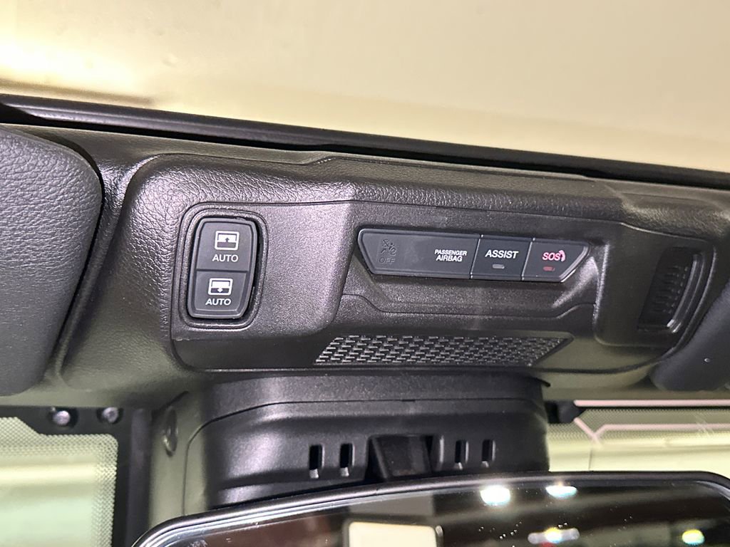 Used 2024 Jeep Wrangler Unlimited Sahara image 30
