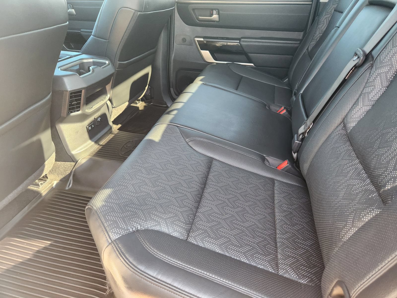Used 2023 Toyota Tundra Limited AWD/4WD image 33