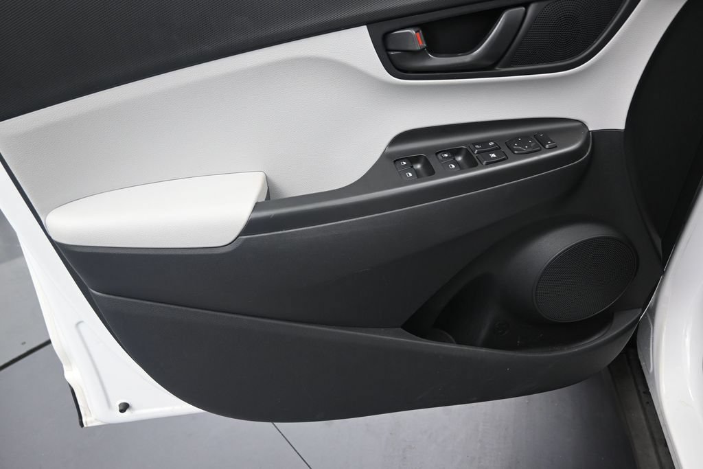 Used 2022 Hyundai Kona SEL FWD image 11