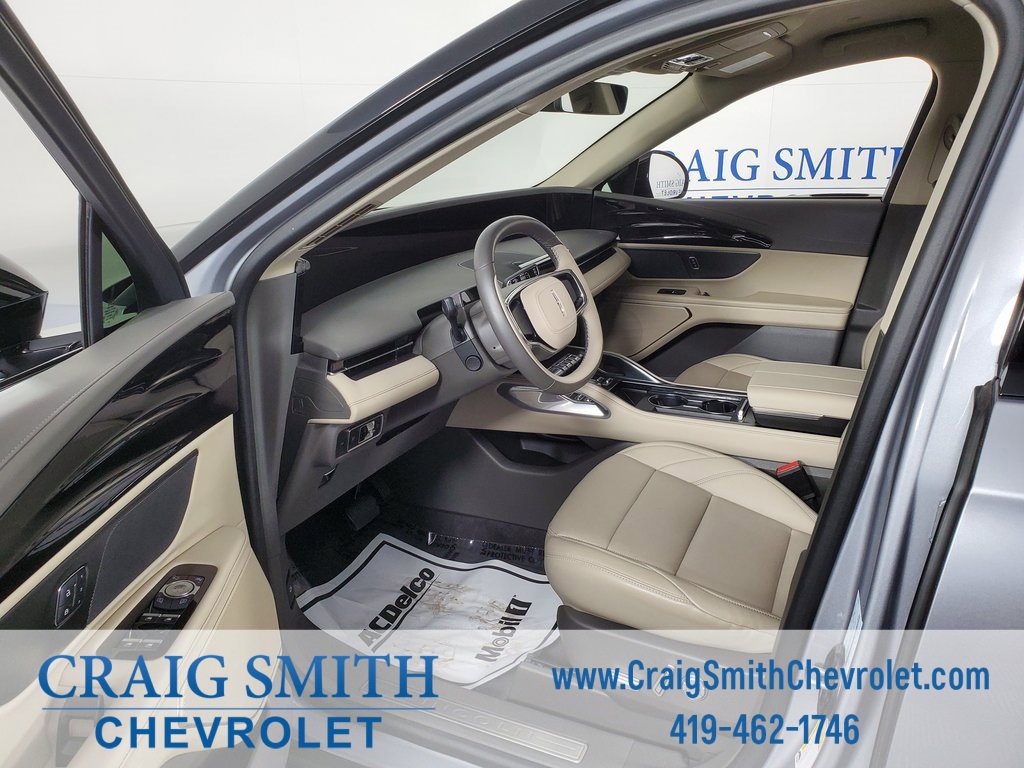 Used 2025 Lincoln Nautilus Premier image 41