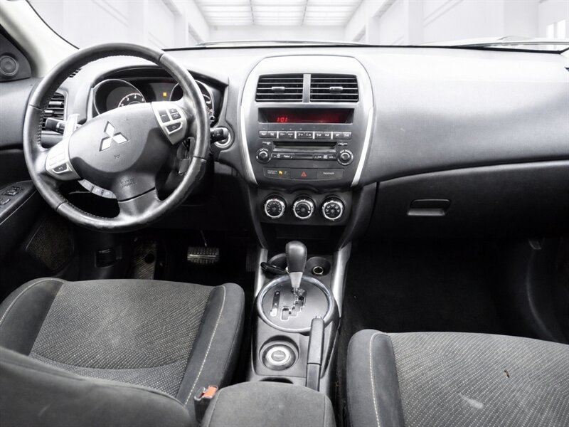 Used 2013 Mitsubishi Outlander Sport SE AWD/4WD image 16
