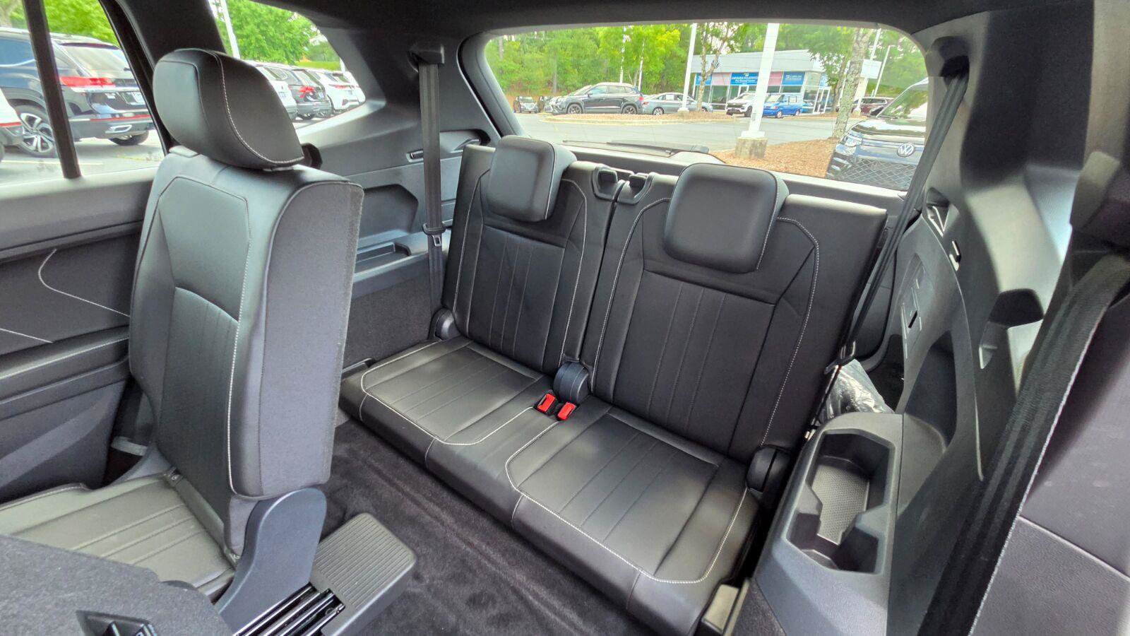 Used 2023 Volkswagen Tiguan SE R-Line FWD image 46