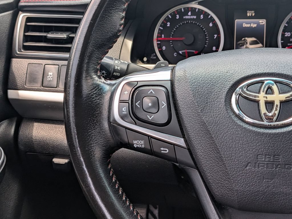 Used 2016 Toyota Camry SE FWD image 13