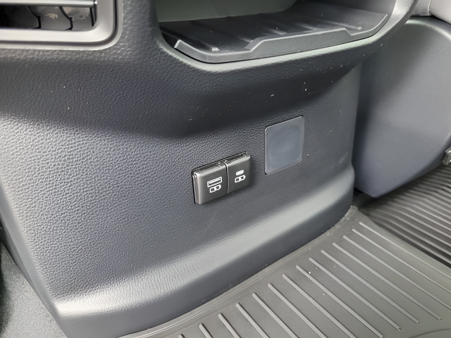 Used 2025 Toyota Tundra SR5 w/ SR5 Convenience Package AWD/4WD image 18