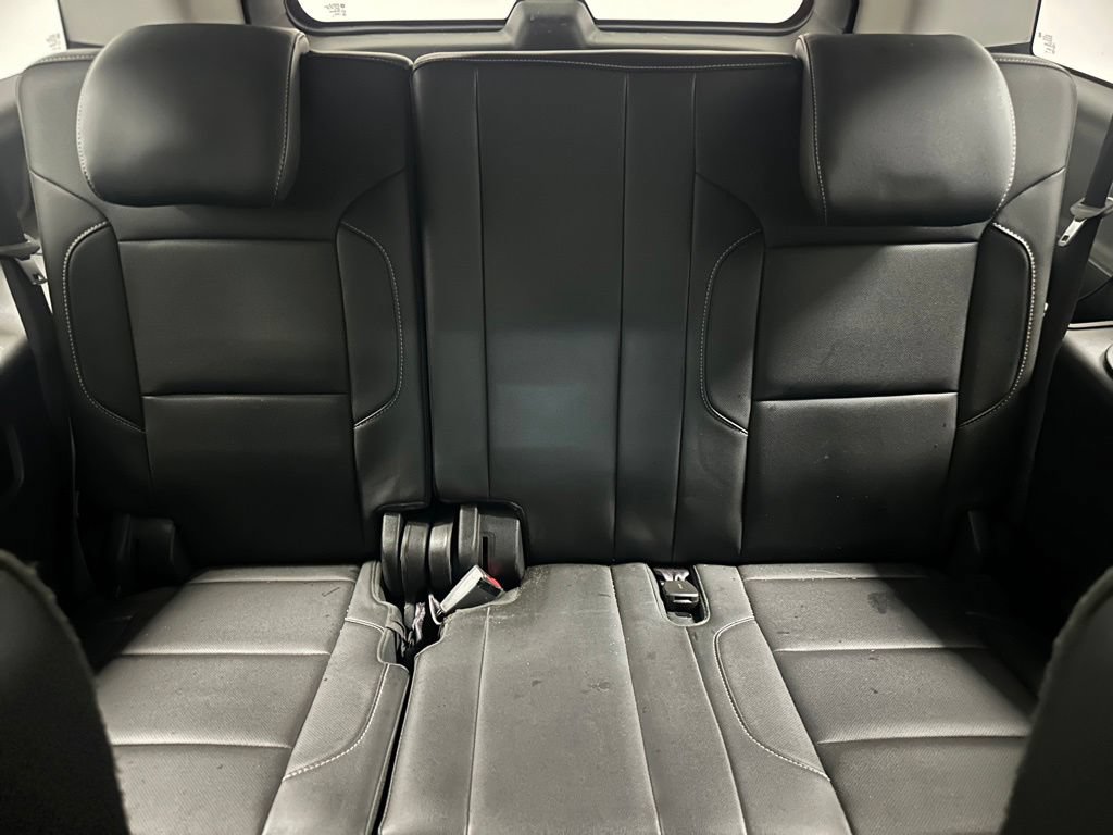Used 2015 Chevrolet Suburban LTZ RWD image 15