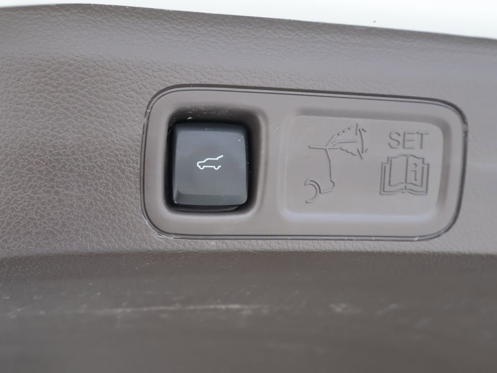 Used 2024 Lincoln Navigator Premiere image 18