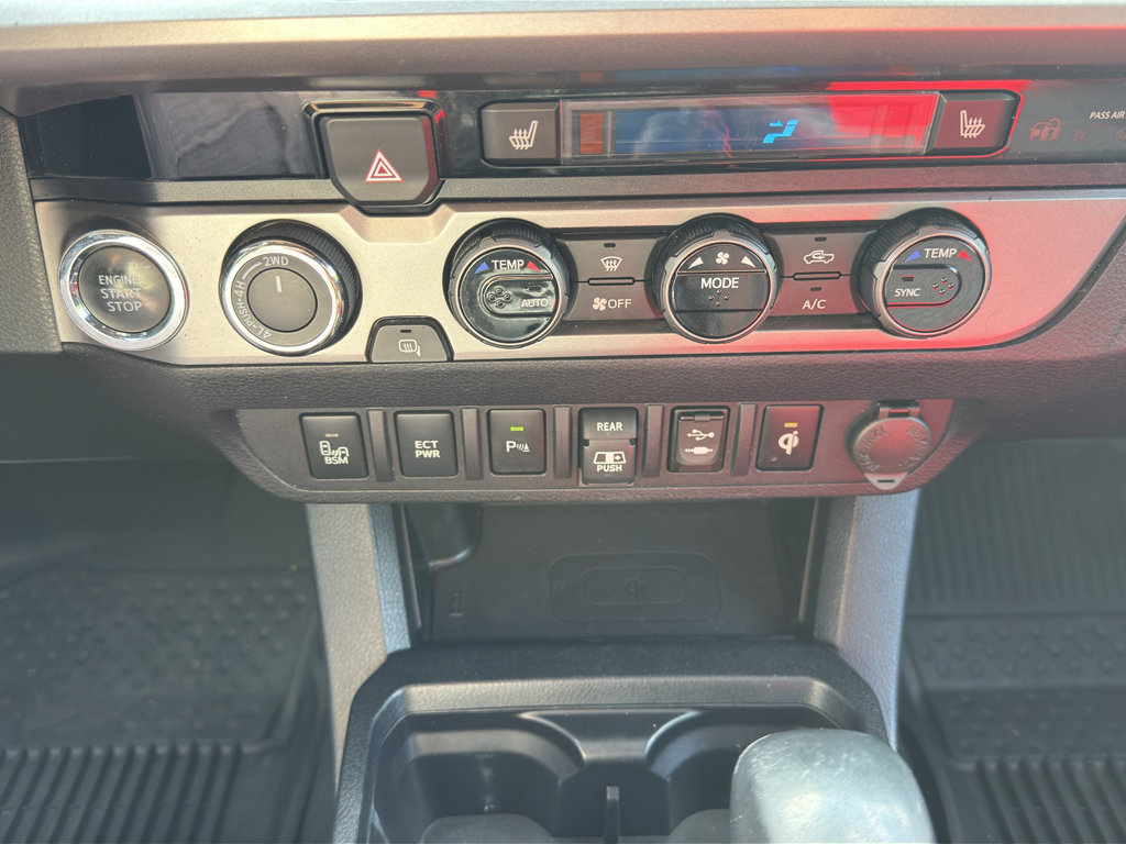 Used 2018 Toyota Tacoma Limited AWD/4WD image 17