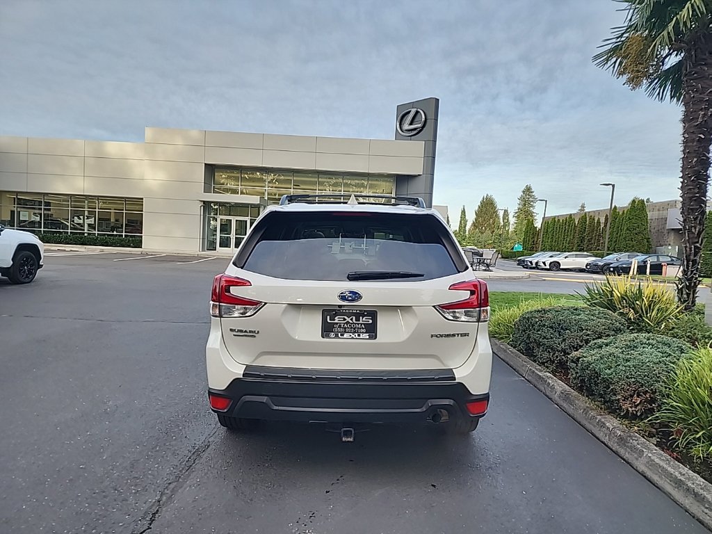 Used 2019 Subaru Forester Premium AWD/4WD image 4