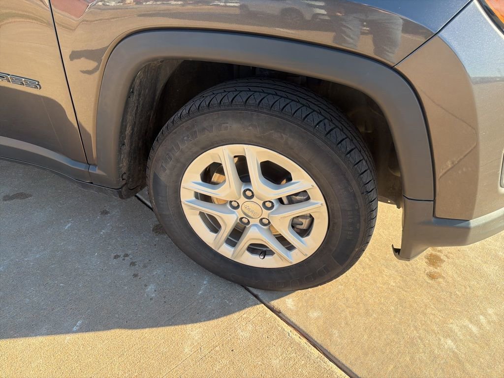 Used 2021 Jeep Compass Sport w/ Cold Weather Group image 28