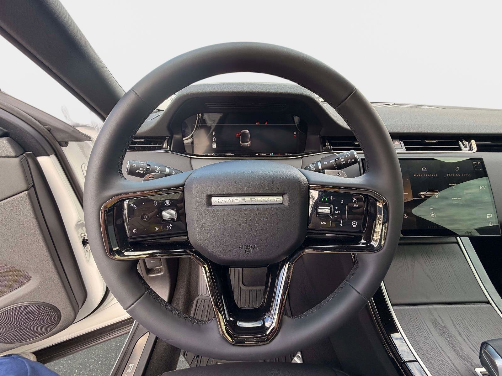 Used 2026 Land Rover Range Rover Evoque Dynamic SE image 16