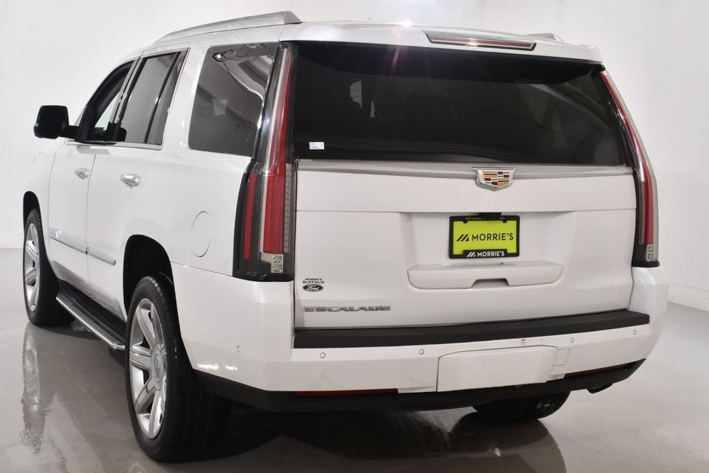Used 2018 Cadillac Escalade Luxury AWD/4WD image 14