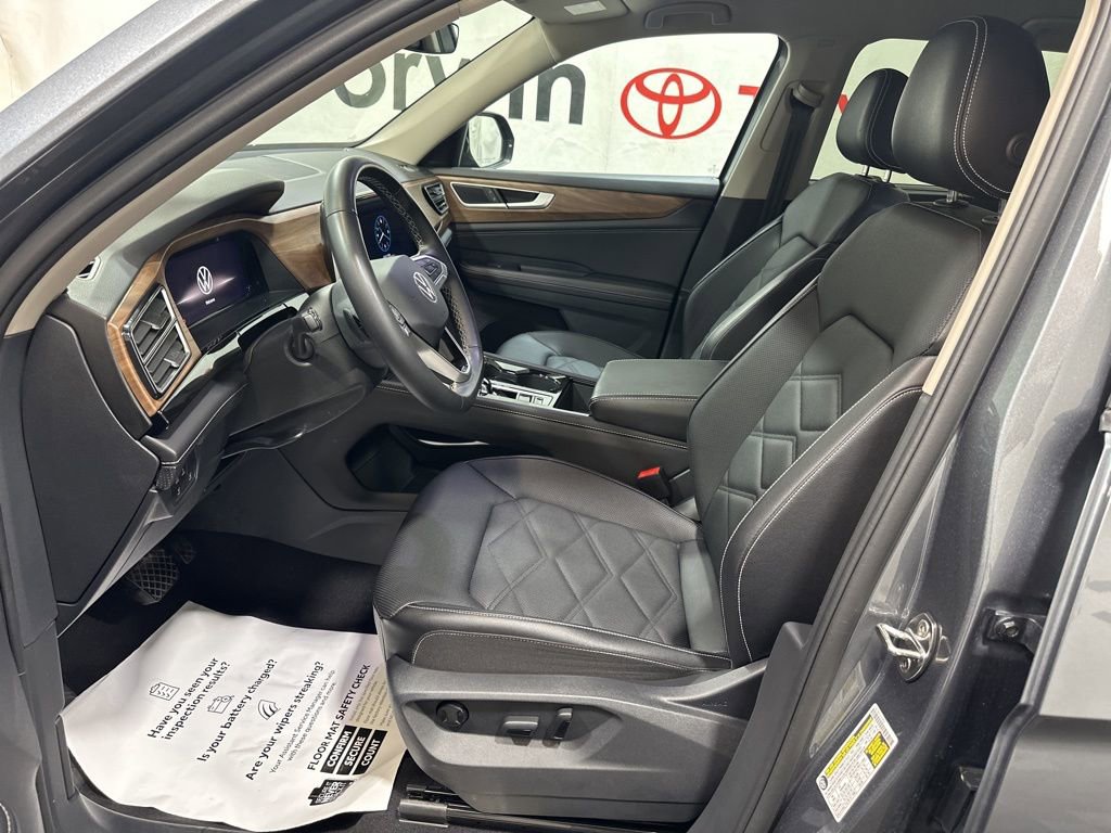 Used 2025 Volkswagen Atlas SE AWD/4WD image 23