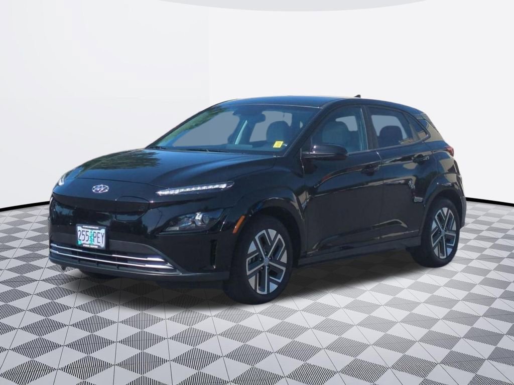 Certified 2023 Hyundai Kona SE w/ Cargo Package FWD image 2