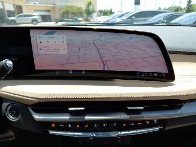 Used 2025 Cadillac XT4 Premium Luxury FWD image 18