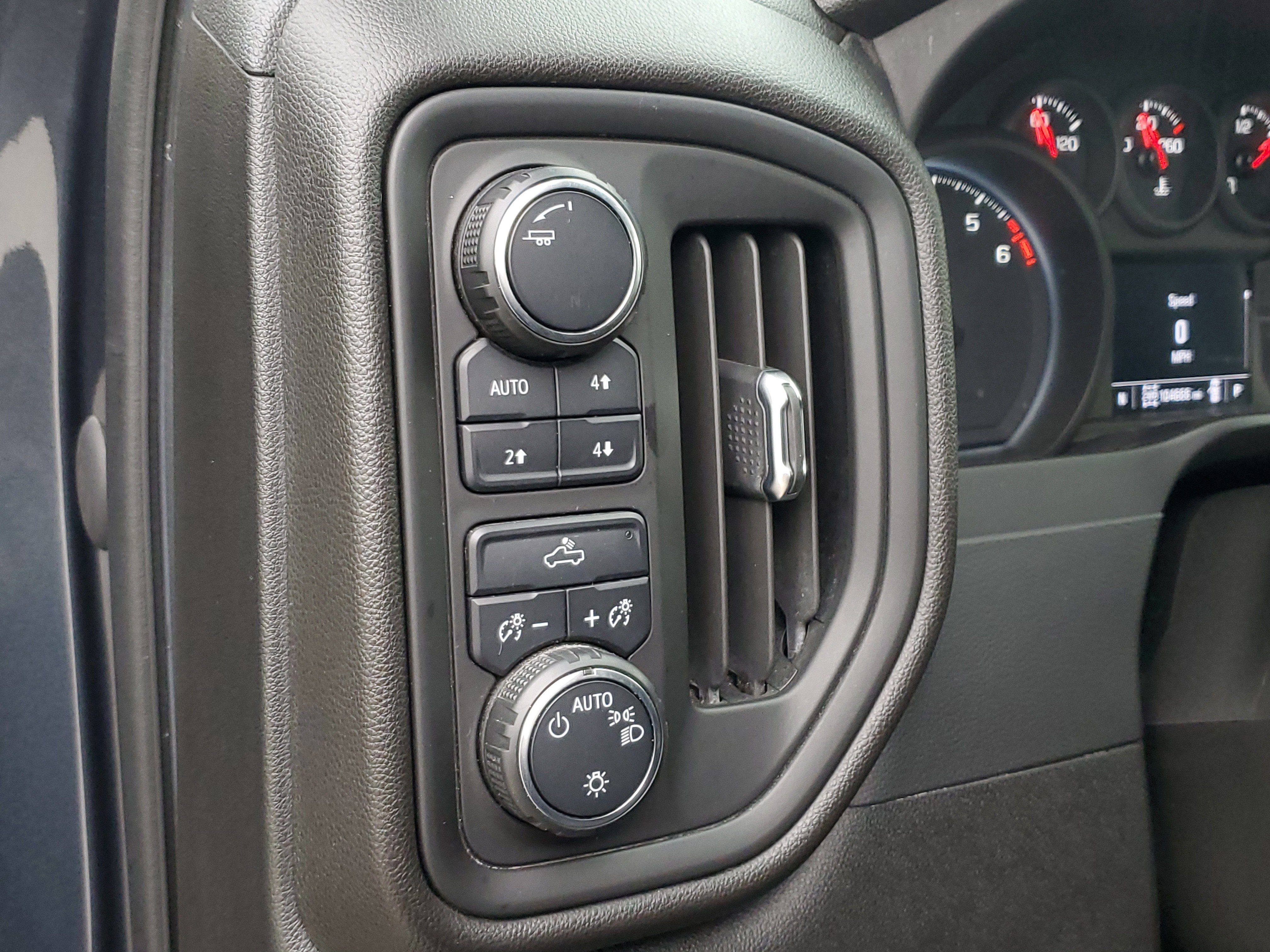 Used 2021 Chevrolet Silverado 1500 Custom Trail Boss AWD/4WD image 23