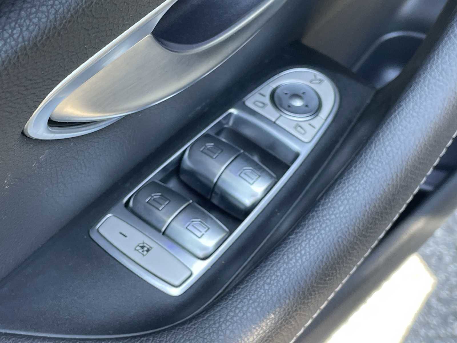 Used 2020 Mercedes-Benz E 350 Sedan image 13