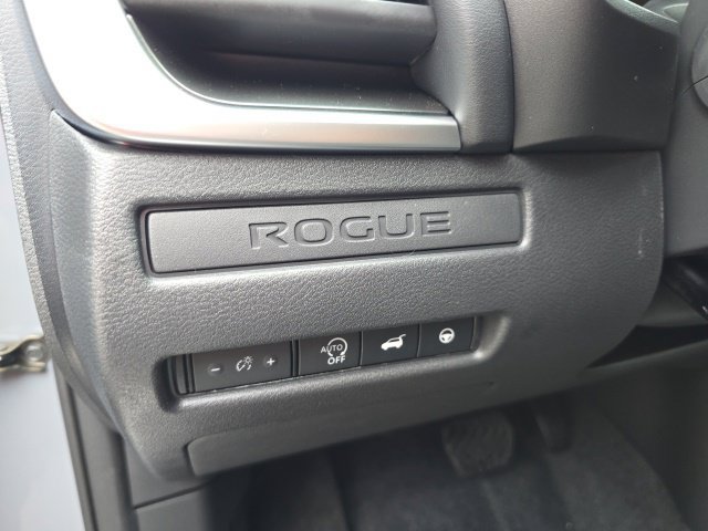 New 2027 Nissan Rogue Dark Armor AWD/4WD image 17