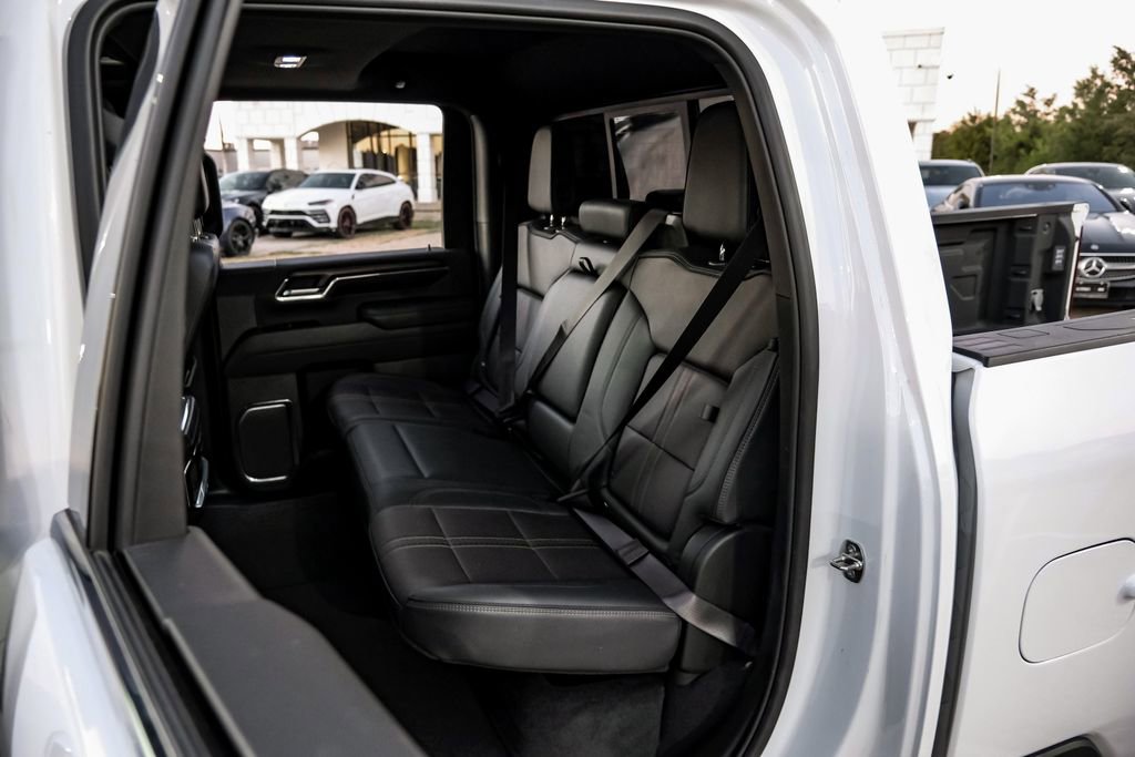 Used 2024 Chevrolet Silverado 3500 High Country w/ High Country Premium Package image 33