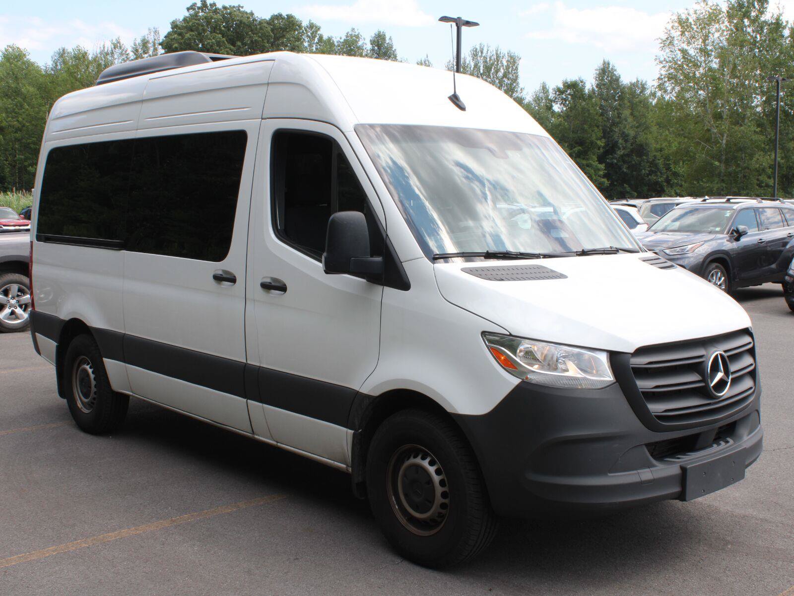 Used 2025 Mercedes-Benz Sprinter 2500 image 2