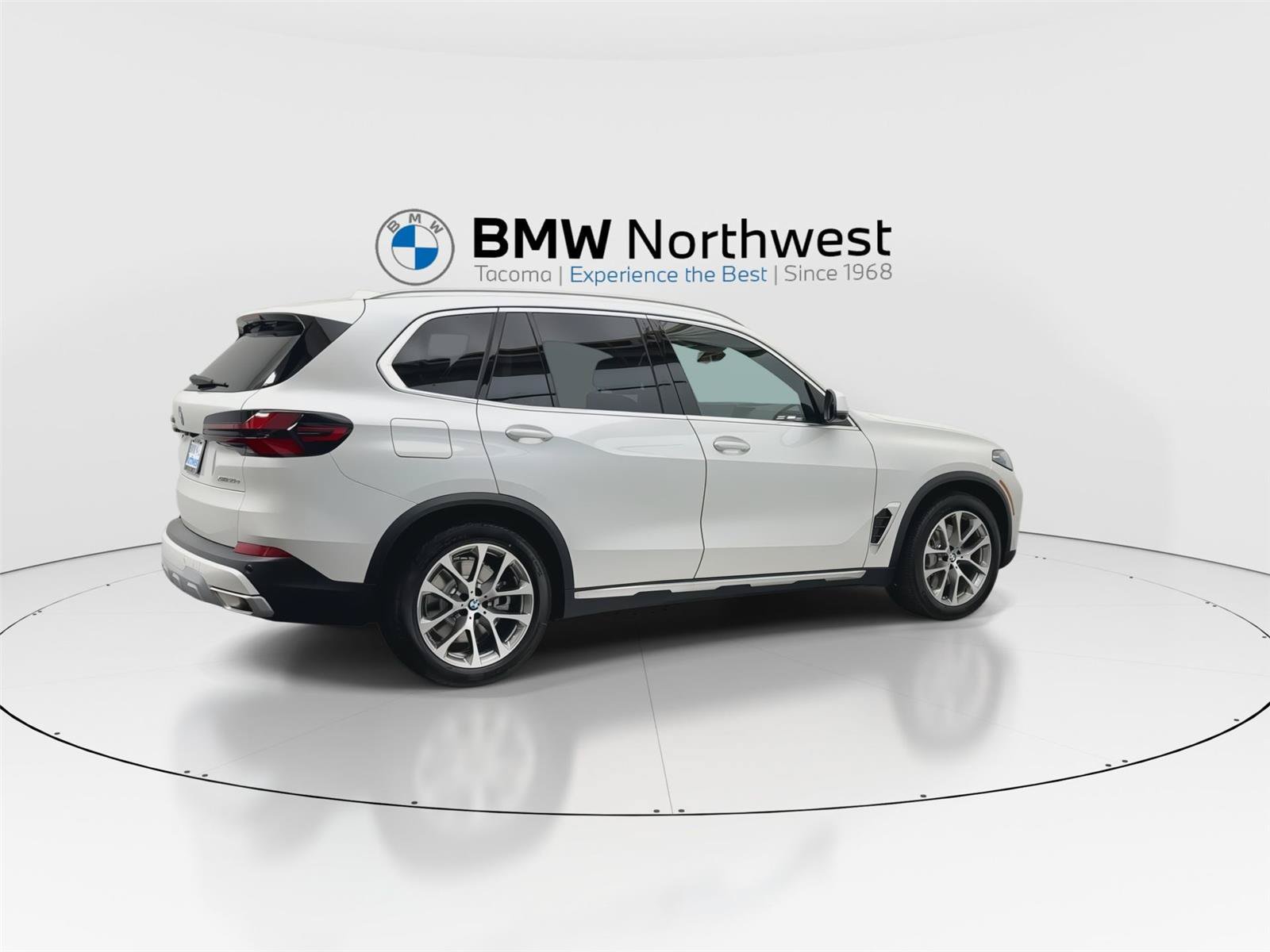 New 2026 BMW X5 xDrive50e w/ Climate Comfort Package AWD/4WD image 3