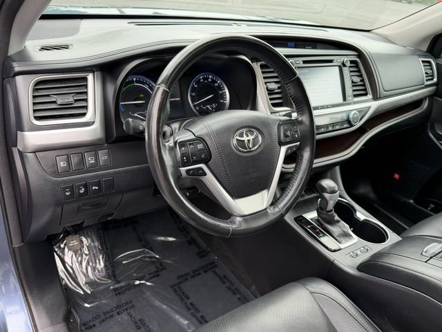 Used 2017 Toyota Highlander Limited Platinum AWD/4WD image 11
