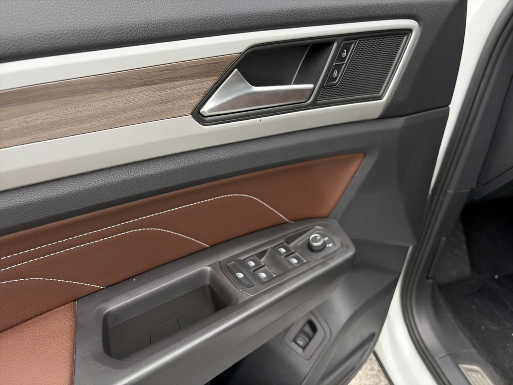 Certified 2023 Volkswagen Atlas SEL AWD/4WD image 16