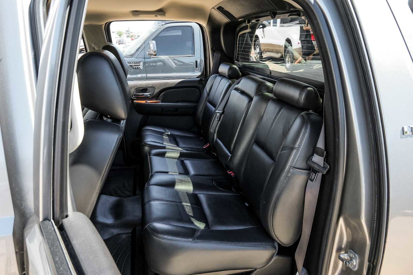 Used 2012 Chevrolet Avalanche LT w/ All-Star Edition image 33